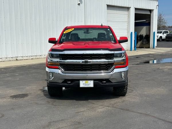 Used 2018 Chevrolet Silverado 1500 LT with VIN 3GCUKRECXJG494089 for sale in Lake City, MI