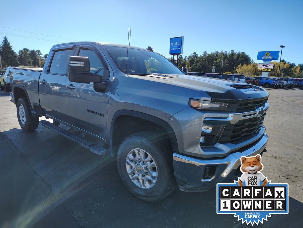 2024 Chevrolet Silverado 3500HD LT photo 2