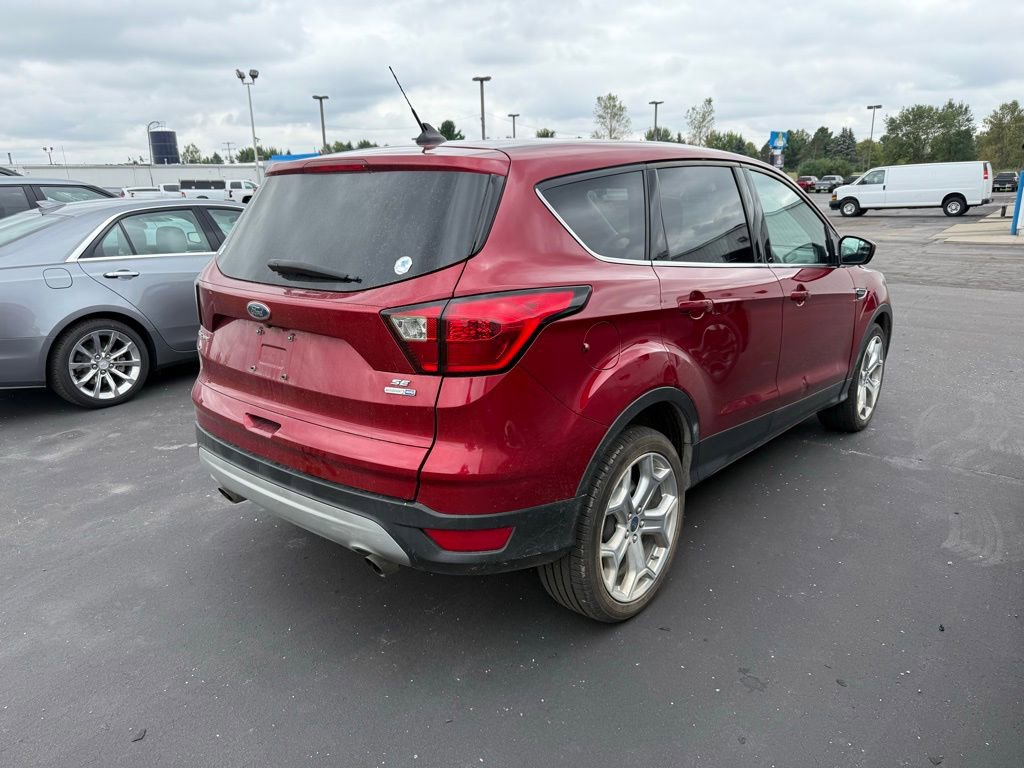 2019 Ford Escape SE photo 2