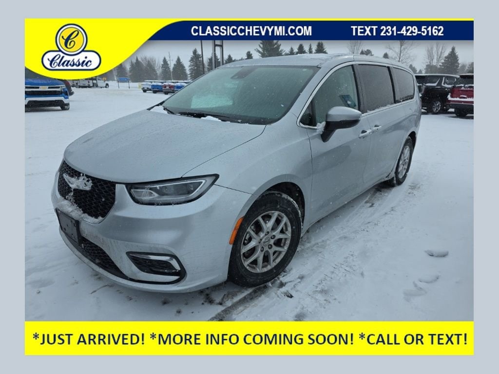 2023 Chrysler Pacifica Touring L