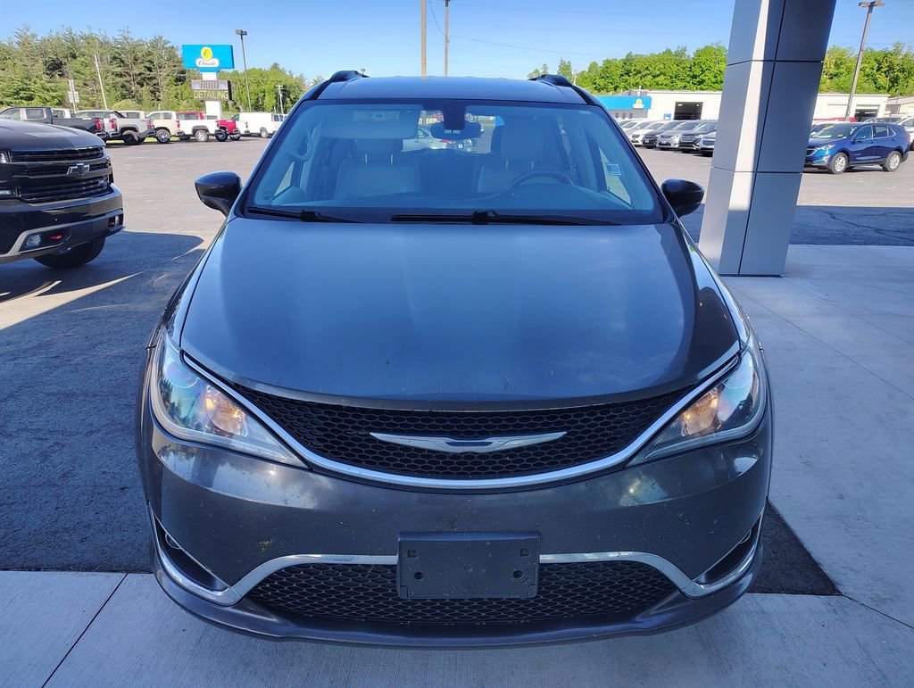 Used 2017 Chrysler Pacifica Touring-L with VIN 2C4RC1BG6HR565515 for sale in Lake City, MI
