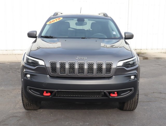 Used 2019 Jeep Cherokee Trailhawk with VIN 1C4PJMBXXKD405677 for sale in Lake City, MI