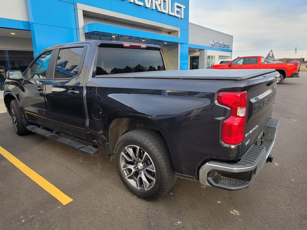 2022 Chevrolet Silverado 1500 LT photo 4