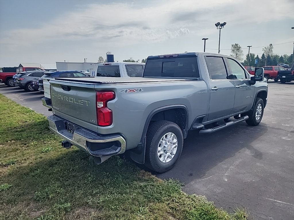 2024 Chevrolet Silverado 2500HD LTZ photo 2