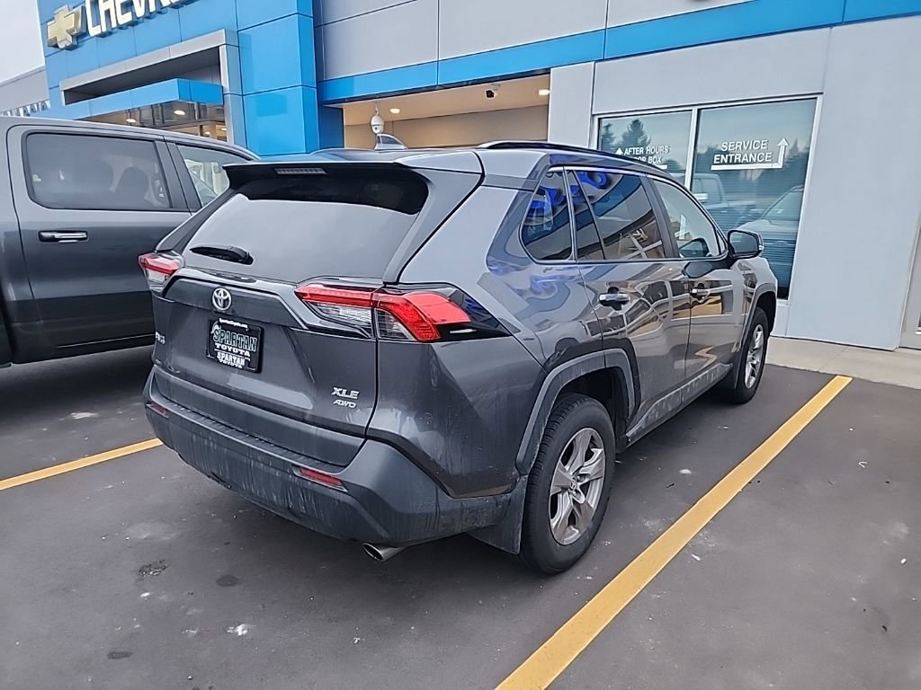 2024 Toyota RAV4 XLE photo 2