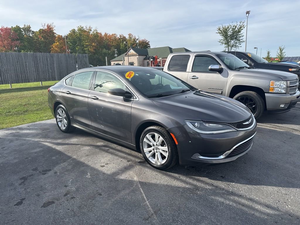 2015 Chrysler 200 Limited photo 3