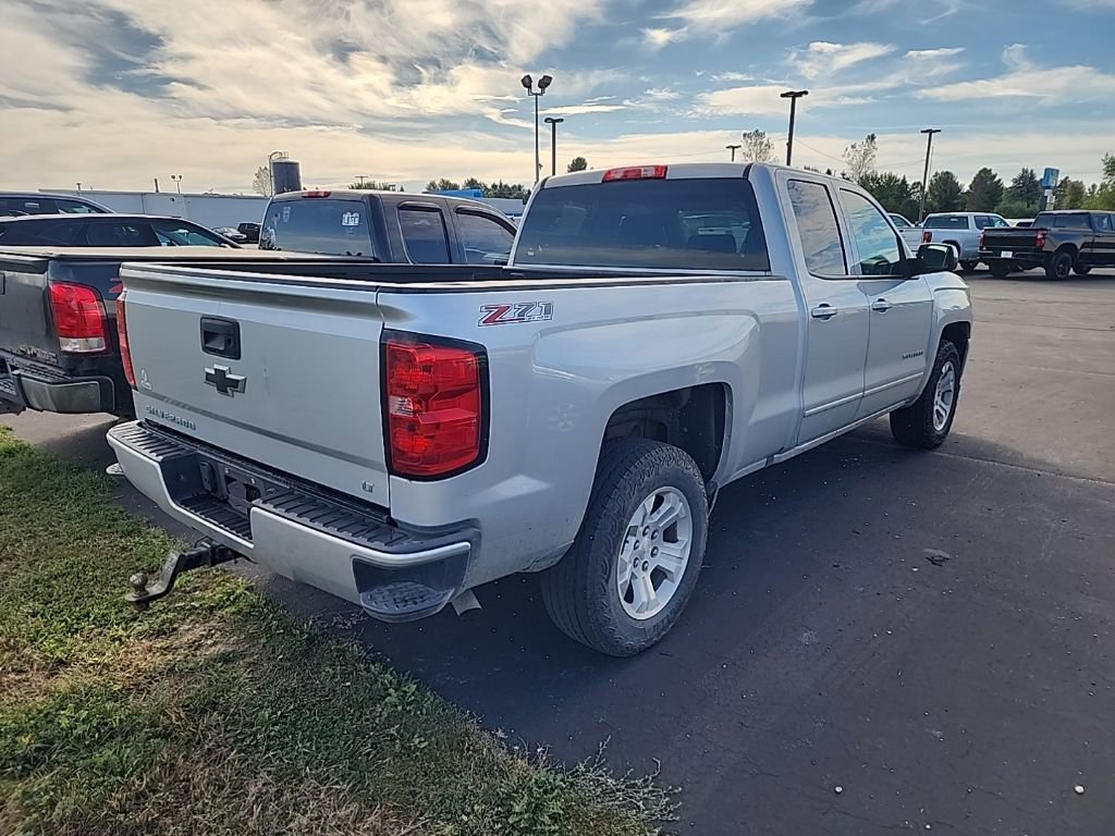 2017 Chevrolet Silverado 1500 LT photo 3