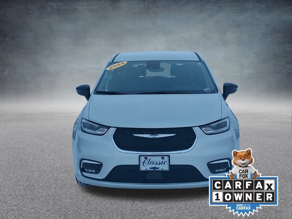 Used 2024 Chrysler Pacifica Touring L