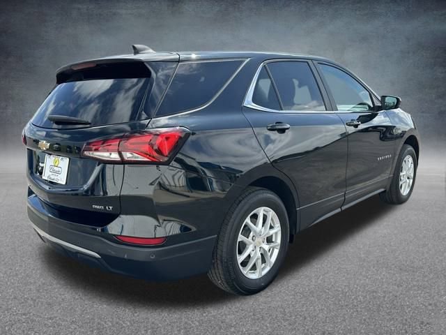 2024 Chevrolet Equinox LT photo 3