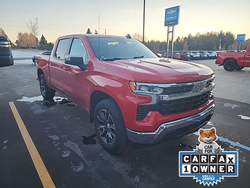 2022 Chevrolet Silverado 1500 LT photo 2