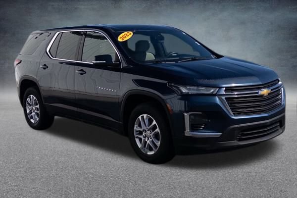 2023 Chevrolet Traverse LS photo 3