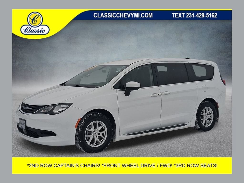 2021 Chrysler Voyager LX's photo