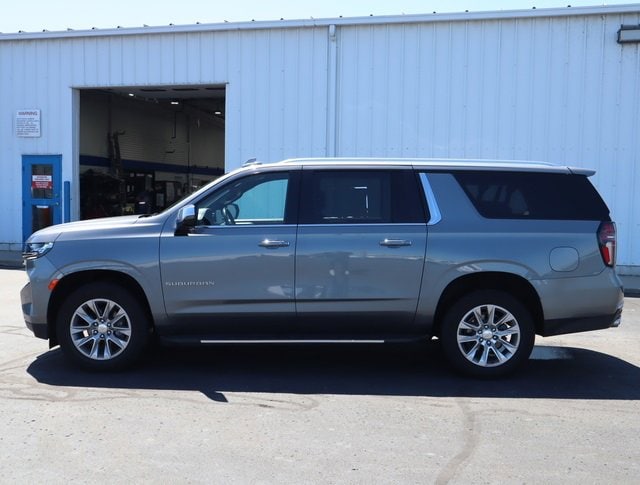 Used 2022 Chevrolet Suburban Premier with VIN 1GNSKFKD6NR138187 for sale in Lake City, MI