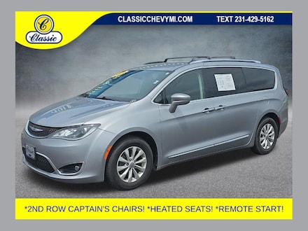 2019 Chrysler Pacifica Touring L Minivan