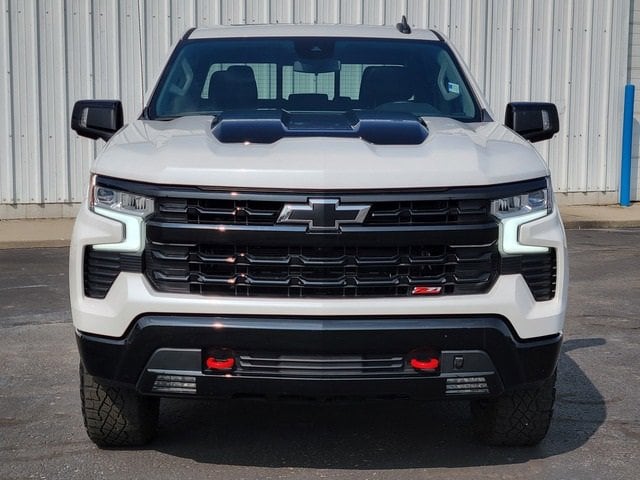 Used 2022 Chevrolet Silverado 1500 LT Trail Boss with VIN 3GCUDFETXNG641882 for sale in Lake City, MI