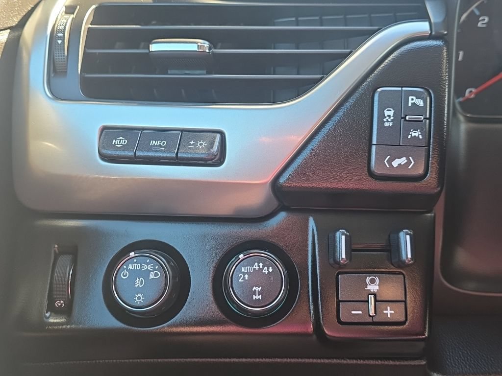 2020 Chevrolet Suburban Premier - Photo 29