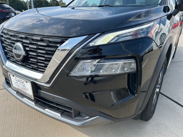 2023 Nissan Rogue SL photo 3