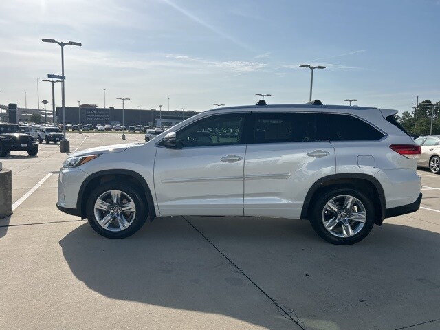 2019 Toyota Highlander Limited Platinum photo 4