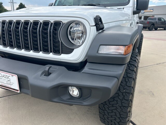 2025 Jeep Wrangler Sport photo 3