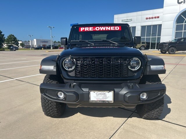 2025 Jeep Wrangler Willys photo 2