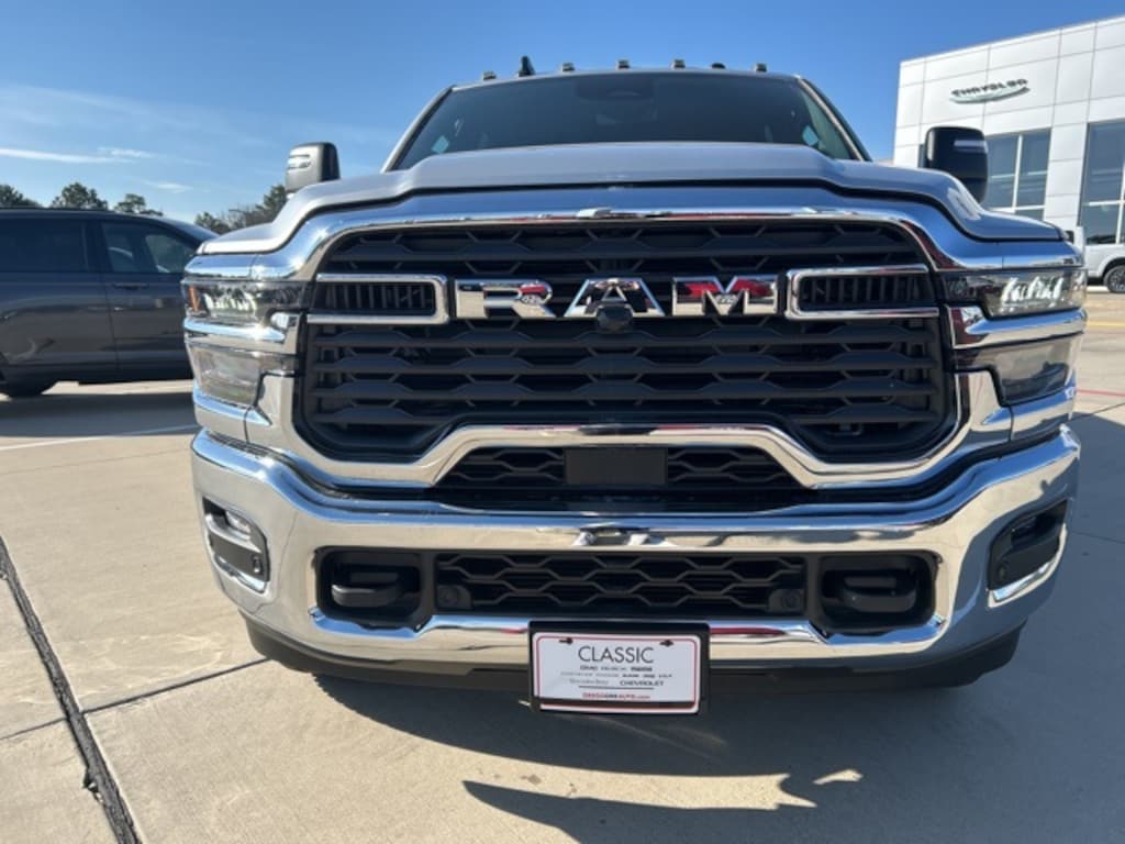 New 2026 Ram 2500 TRADESMAN CREW CAB 4X4 6'4 BOX Pickup