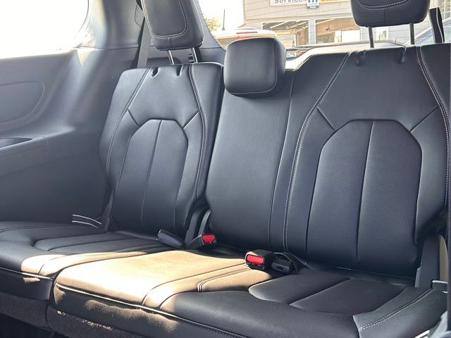 2026 Chrysler Pacifica Select - Photo 43