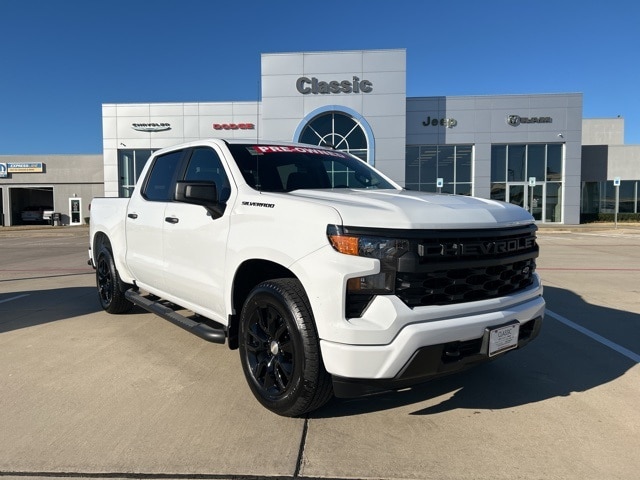 2024 Chevrolet Silverado 1500 Custom's photo