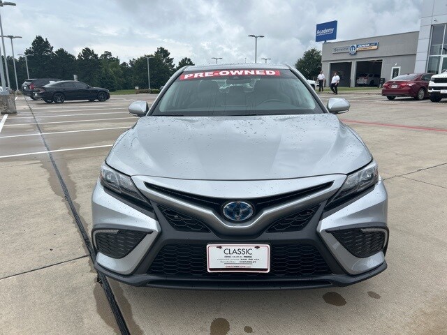 2024 Toyota Camry Hybrid SE photo 2