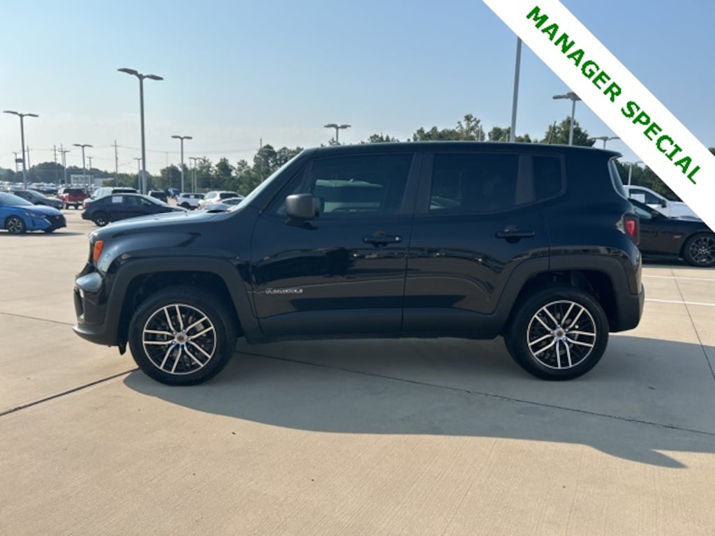 Used 2023 Jeep Renegade Latitude SUV