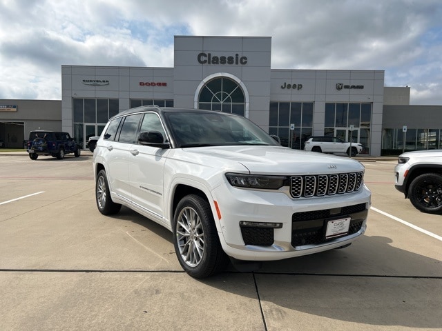 2025 Jeep Grand Cherokee L Summit's photo