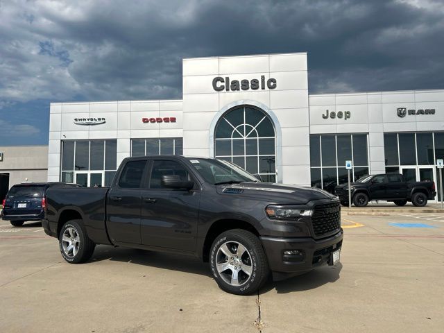 New 2026 Ram 1500 EXPRESS QUAD CAB 4X2 6'4 BOX