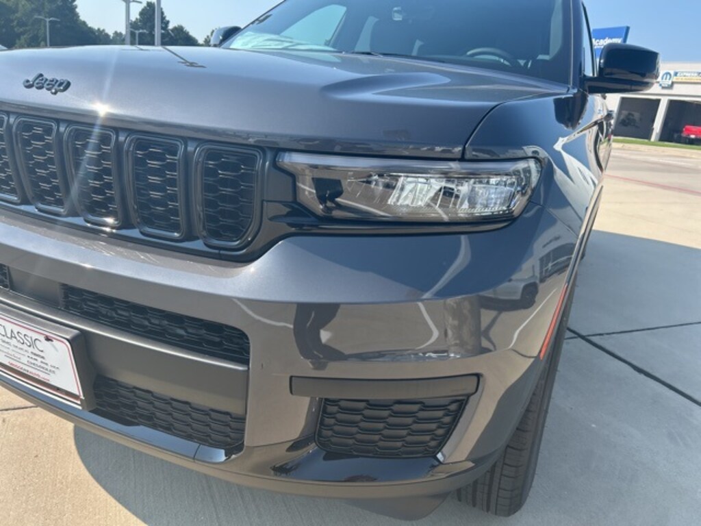 New 2025 Jeep Grand Cherokee L ALTITUDE X 4X4 Sport Utility