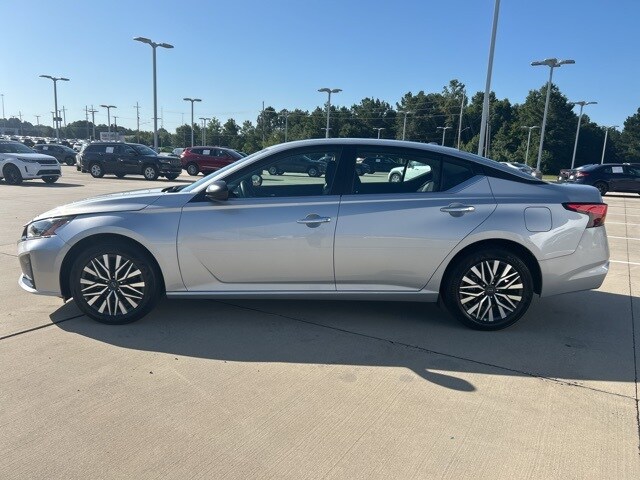 2024 Nissan Altima 2.5 SV photo 3