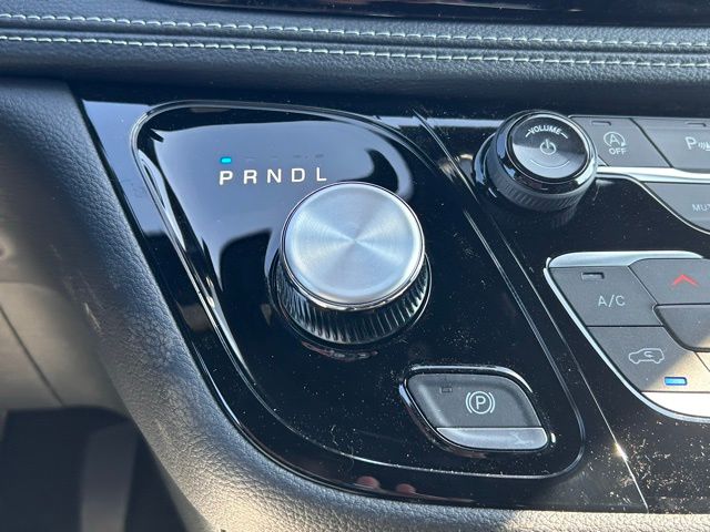 2026 Chrysler Pacifica Select - Photo 28