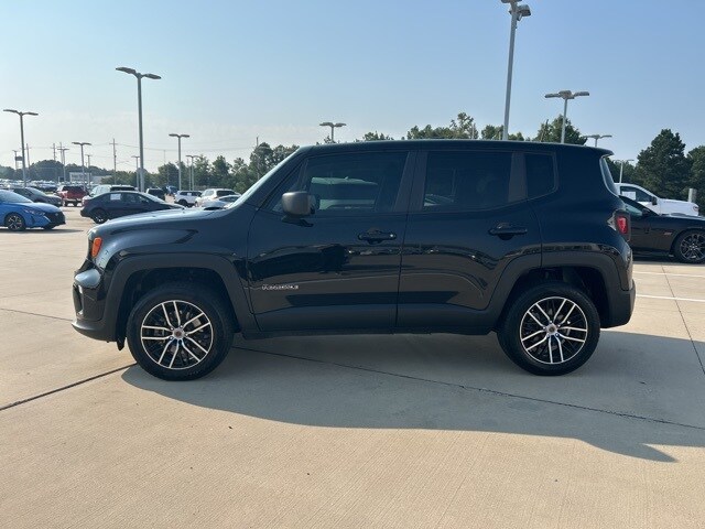 2023 Jeep Renegade Latitude Upland photo 2