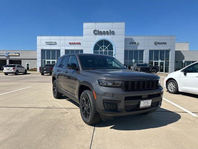 2025 Jeep Grand Cherokee L Altitude's photo