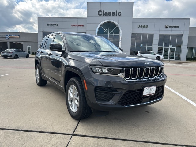 2025 Jeep Grand Cherokee Laredo's photo