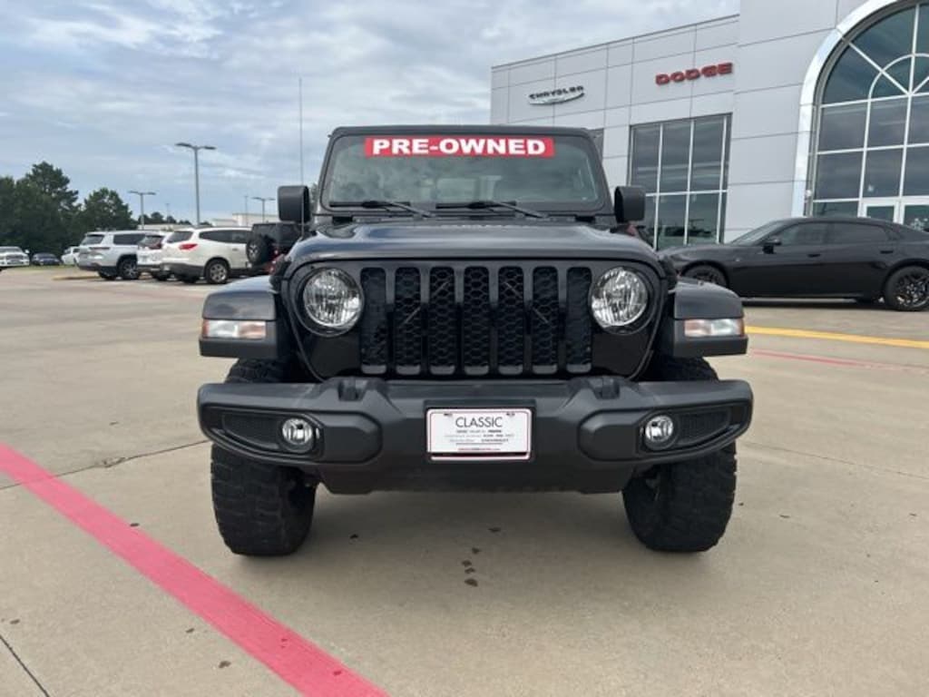 Used 2023 Jeep Gladiator Willys Truck Crew Cab