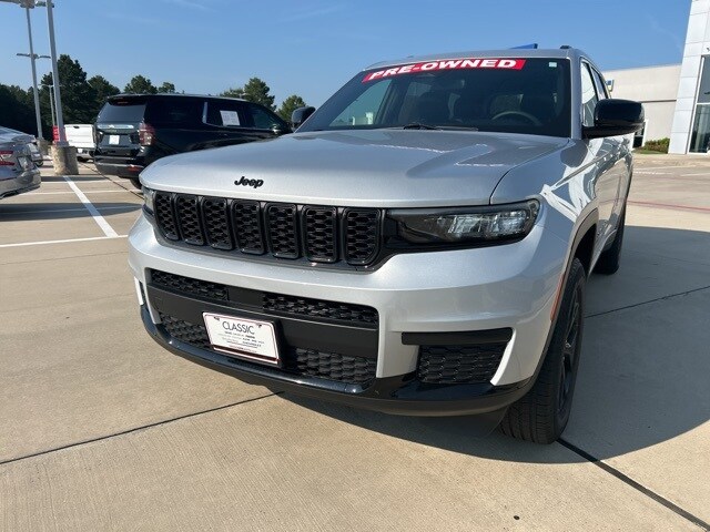 2024 Jeep Grand Cherokee Altitude photo 2
