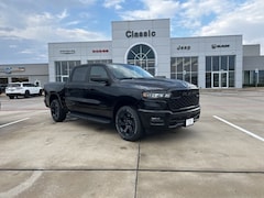 2026 Ram 1500 EXPRESS CREW CAB 4X4 5'7 BOX Pickup