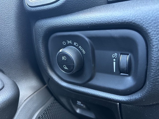 2026 RAM 1500 Express - Photo 15