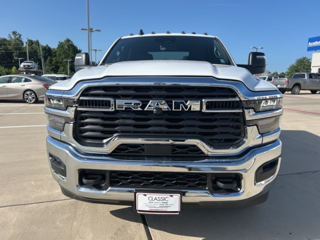 New 2025 Ram 3500 Chassis Cab 3500 BIG HORN CREW CAB CHASSIS 4X4 60' CA Pickup