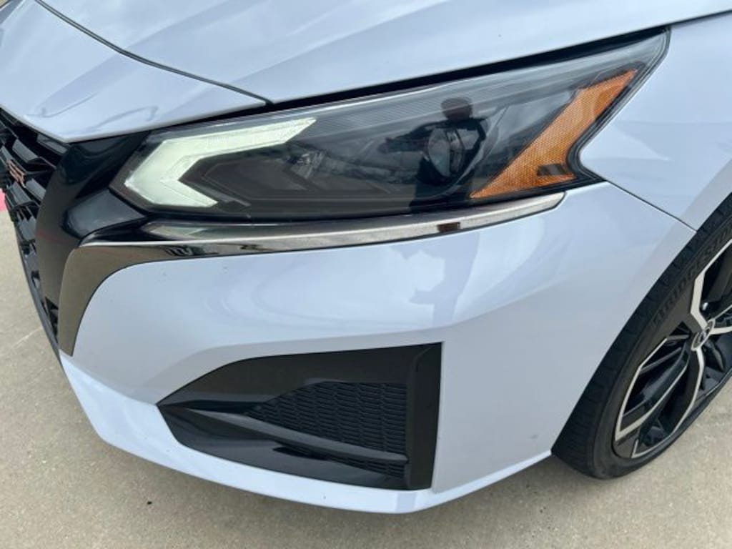 Used 2024 Nissan Altima 2.5 SR Sedan