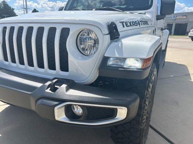 2023 Jeep Gladiator Sport photo 2