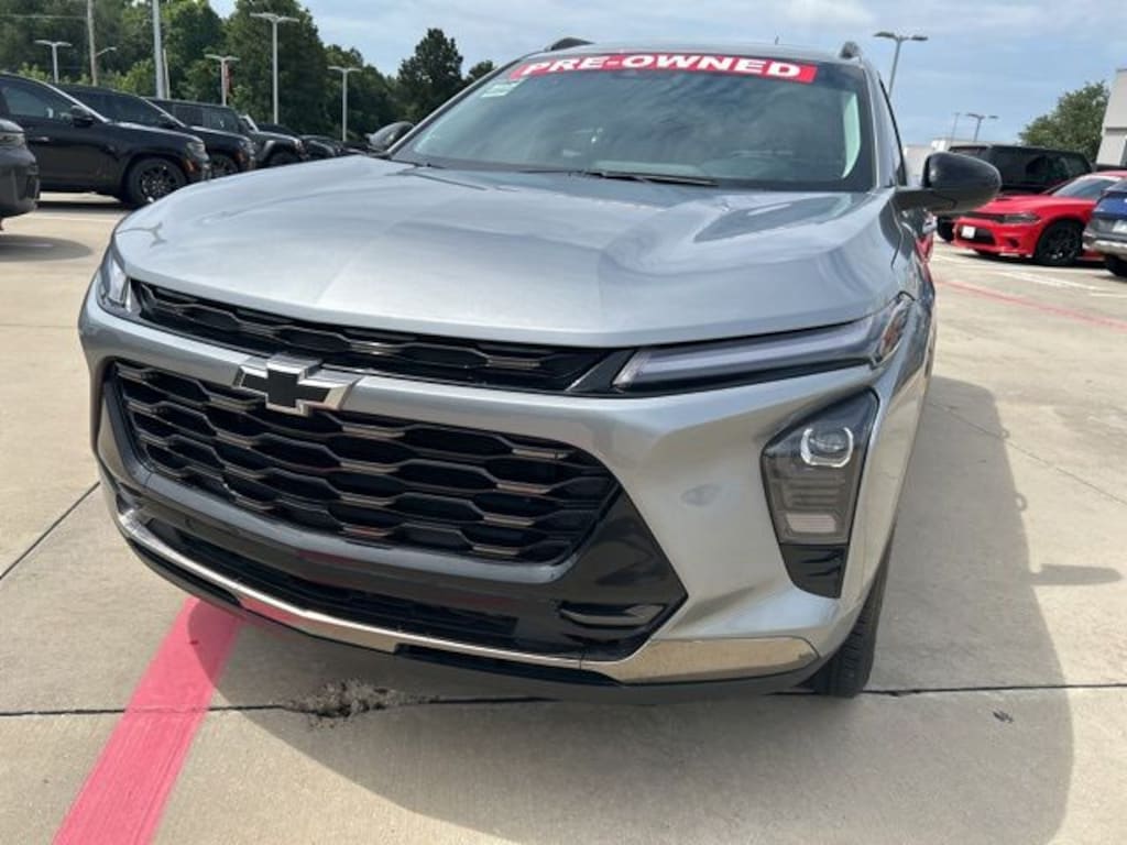 Used 2025 Chevrolet Trax Activ SUV