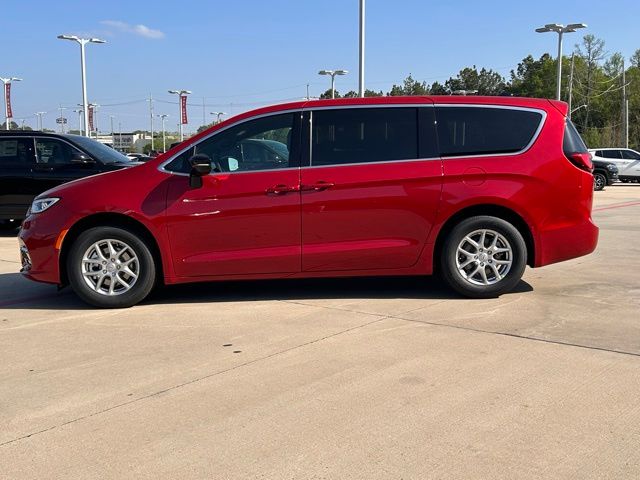 2026 Chrysler Pacifica Select - Photo 6