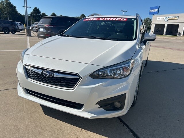 2017 Subaru Impreza 2.0i Premium photo 2