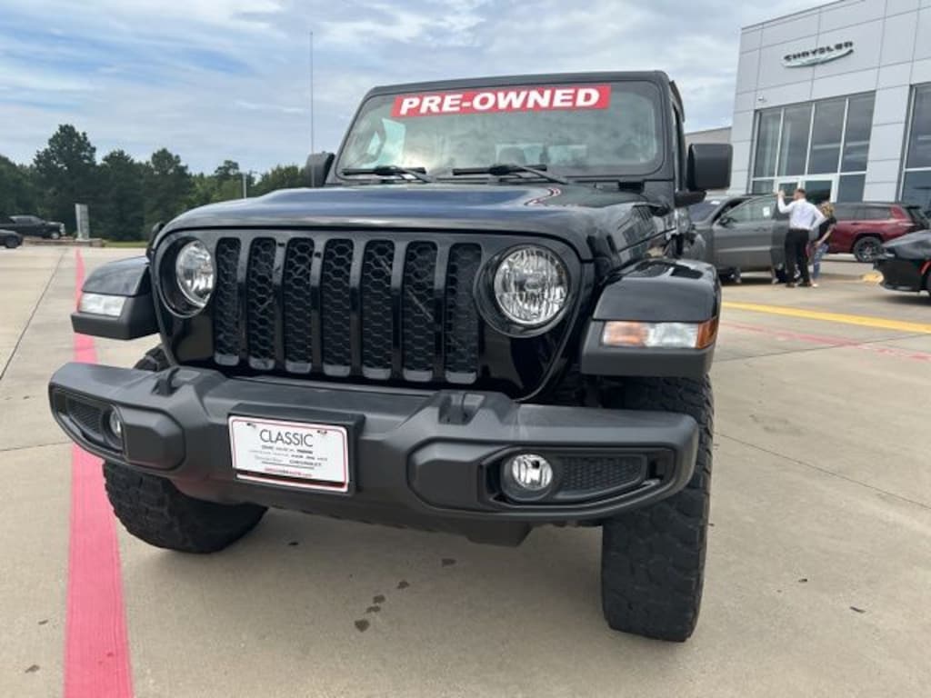 Used 2023 Jeep Gladiator Willys Truck Crew Cab