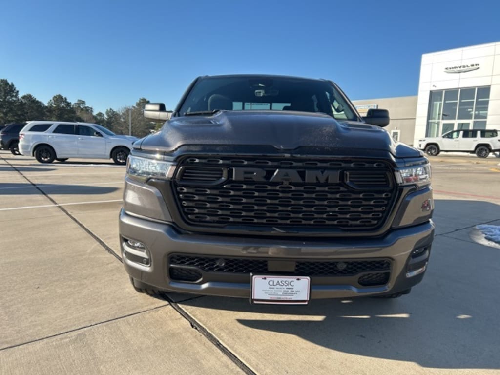 New 2026 Ram 1500 EXPRESS CREW CAB 4X4 5'7 BOX Pickup