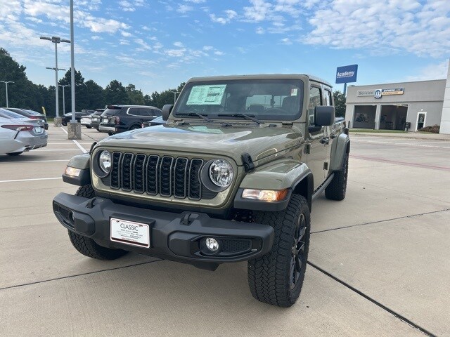 2025 Jeep Gladiator photo 2